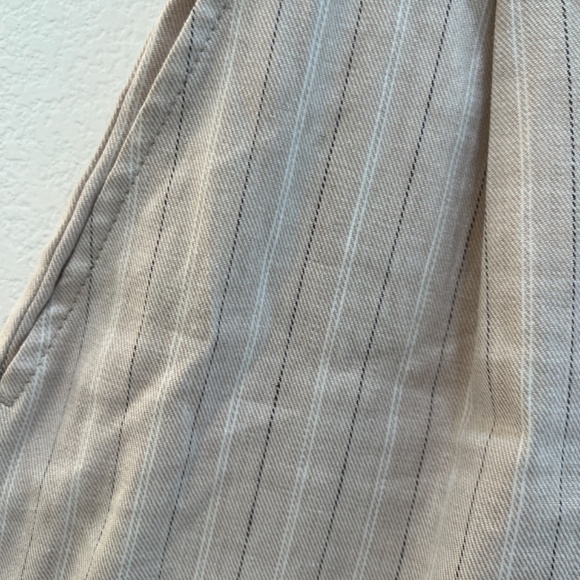 NWT Banana Republic Women's Linen High Rise, Striped, Belted Shorts Size 14 - Picture 3 of 5